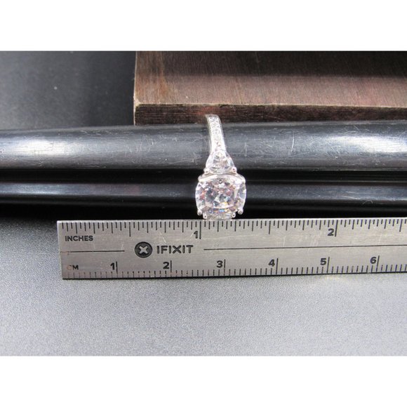 Size 7 Sterling Silver Brilliant Clear CZ With Trillion Accents Band Ring - Picture 8 of 9
